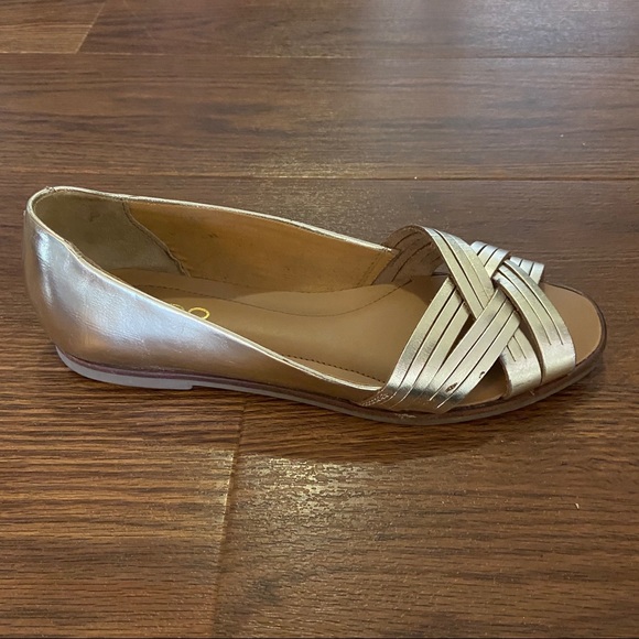 ALDO gold sandals - Picture 2 of 2